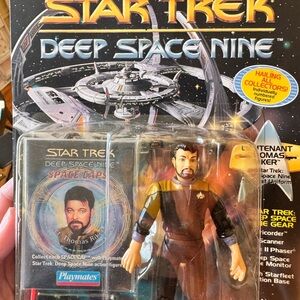 New Star Trek Deep Space Nine Lt. Thomas Riker Action Figure - Brown & Gold